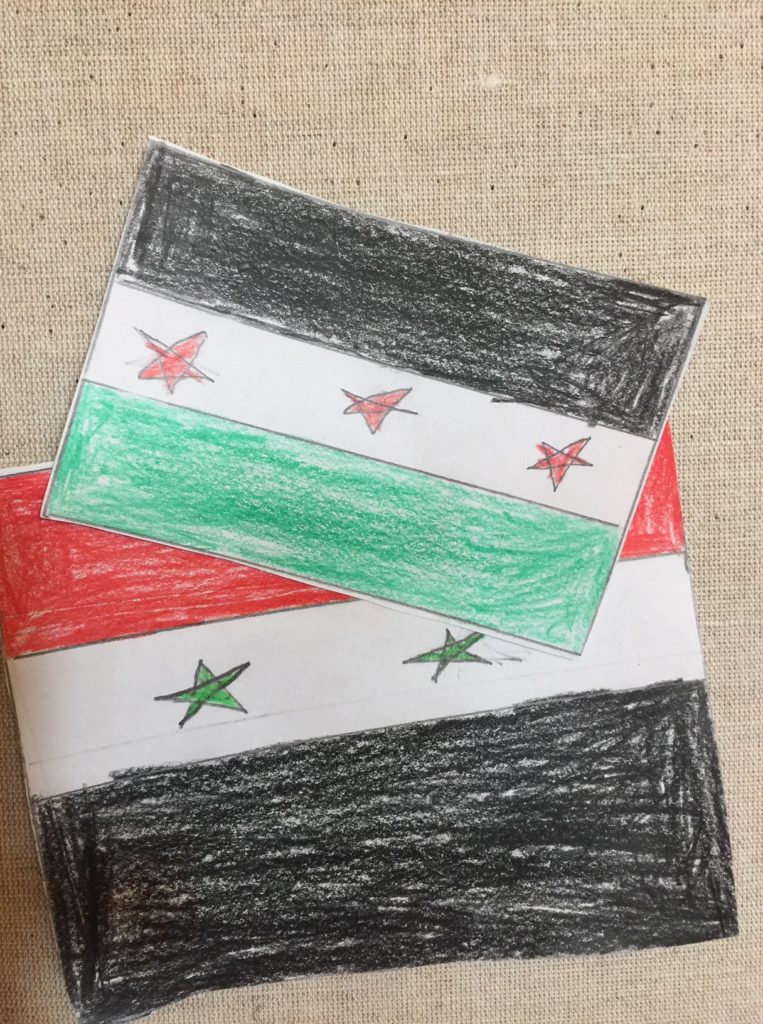 Två ritade flaggor.